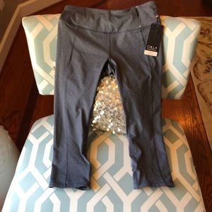 Calia by Carrie Underwood Capri leggings